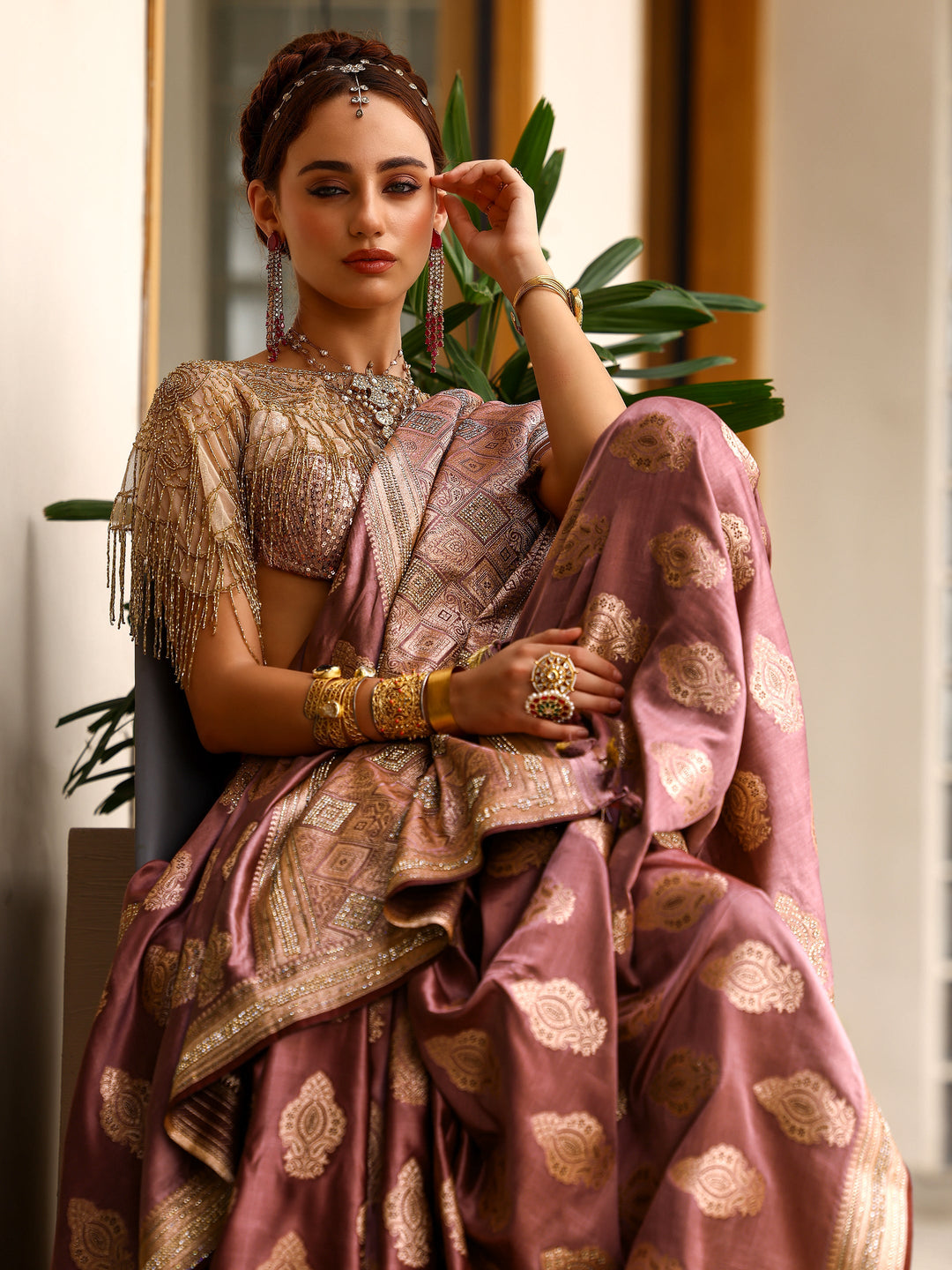 Pink Woven Design Silk blend Saree With Unstitched Blouse Piece
