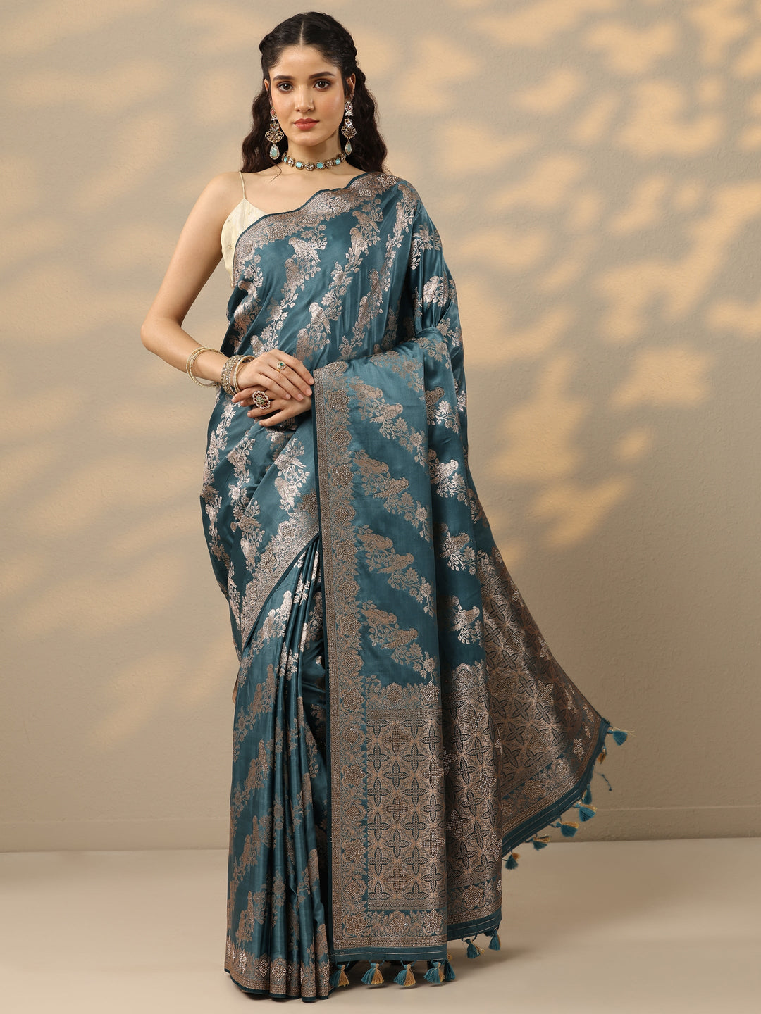 Blue Woven Design Banarasi Silk Blend Saree With Unstitched Blouse Piece