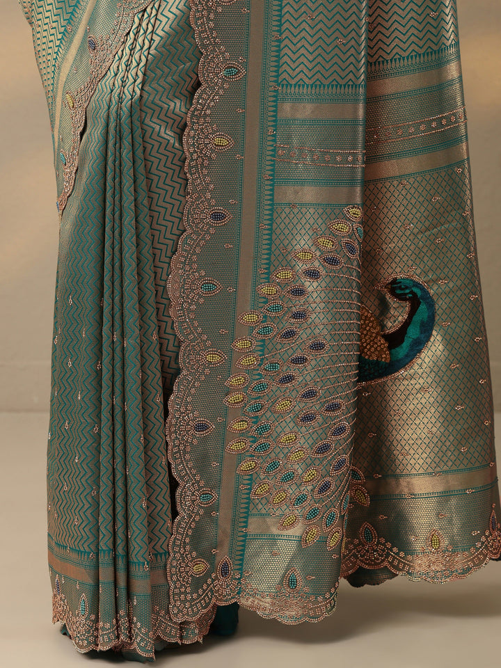 Green Embellished Silk Blend Saree With Unstitched Blouse Piece