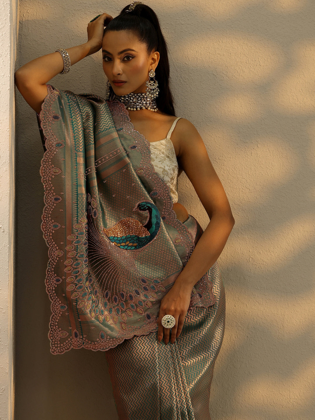 Green Embellished Silk Blend Saree With Unstitched Blouse Piece
