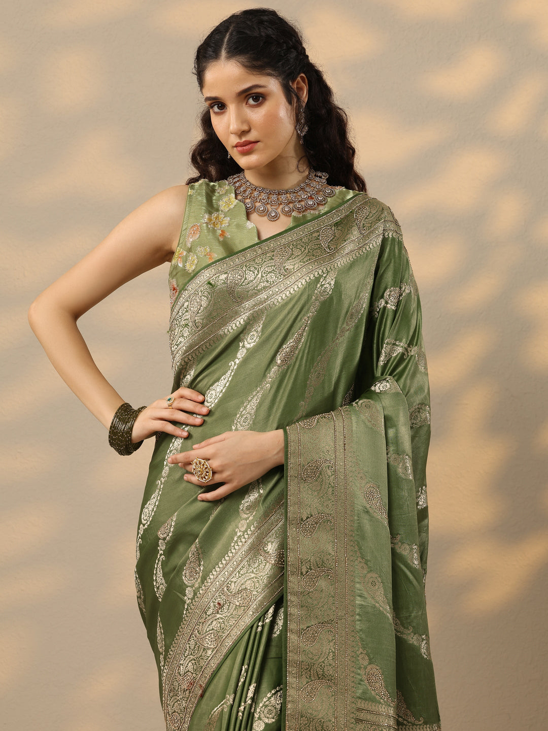 Green Woven Design Banarasi Silk Blend Saree With Unstitched Blouse Piece