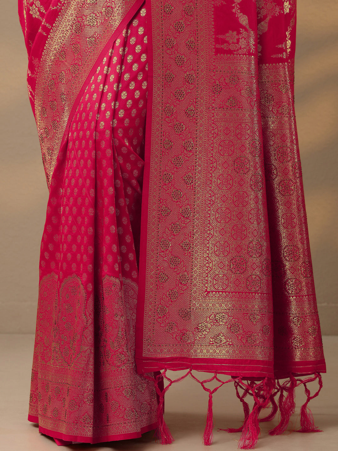 Pink Embellished Banarasi Silk Blend Saree With Unstitched Blouse Piece