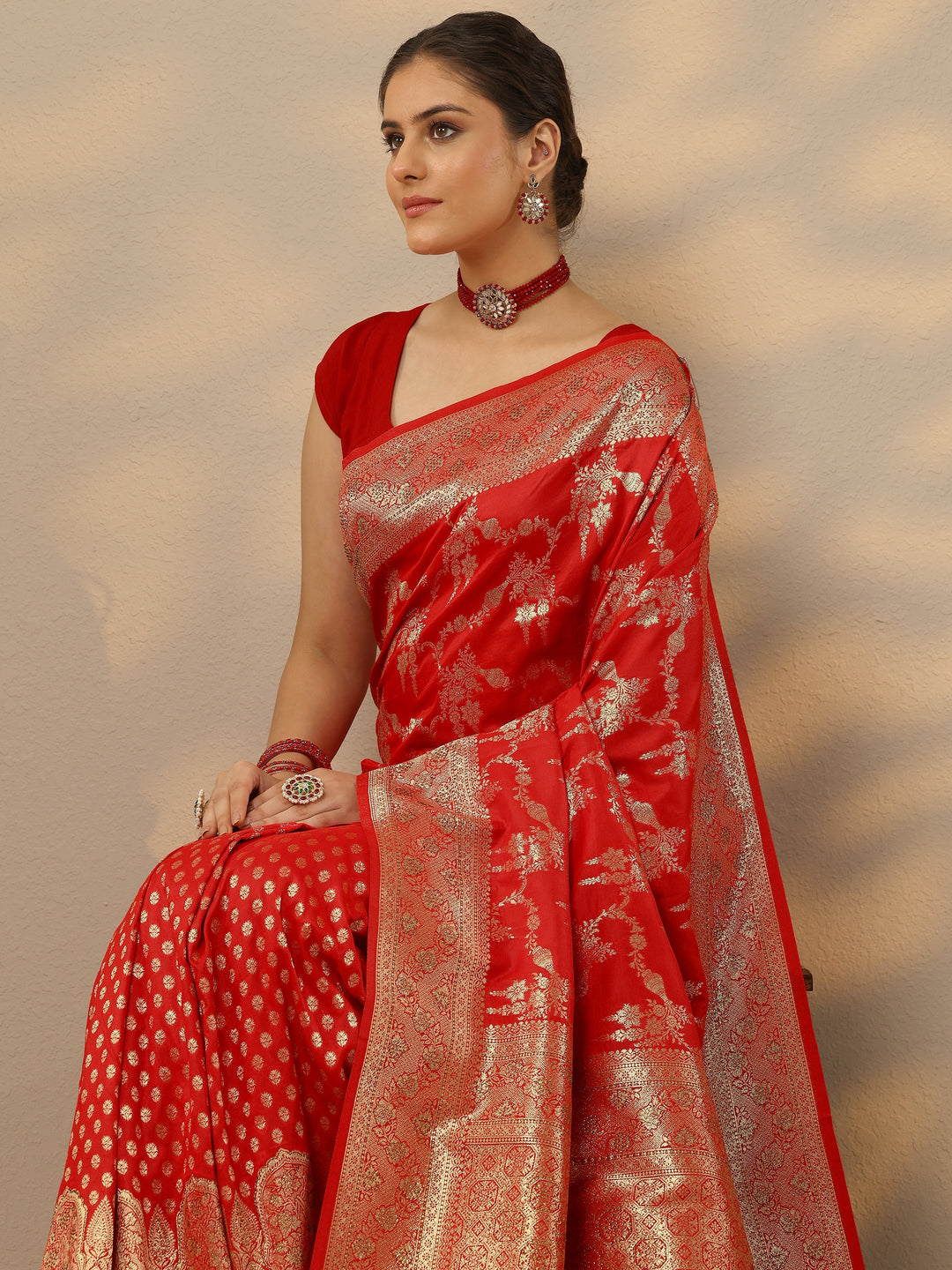 Red Embellished Banarasi Silk Blend Saree With Unstitched Blouse Piece