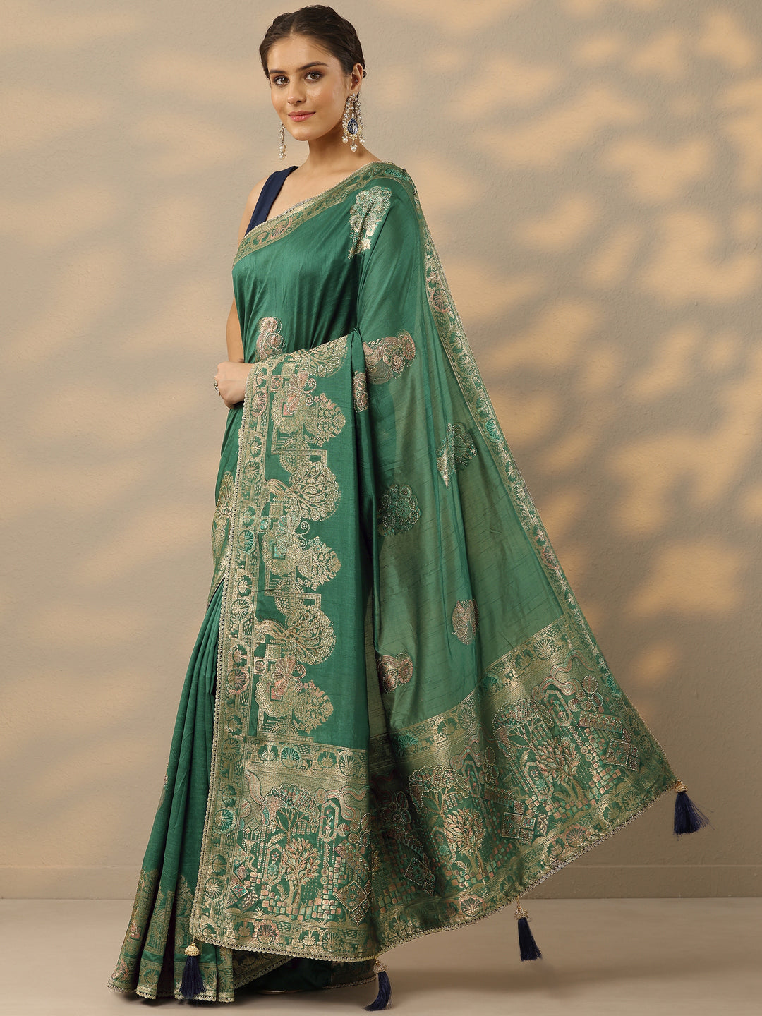 Green Embellished Baluchari Silk Blend Saree With Unstitched Blouse Piece
