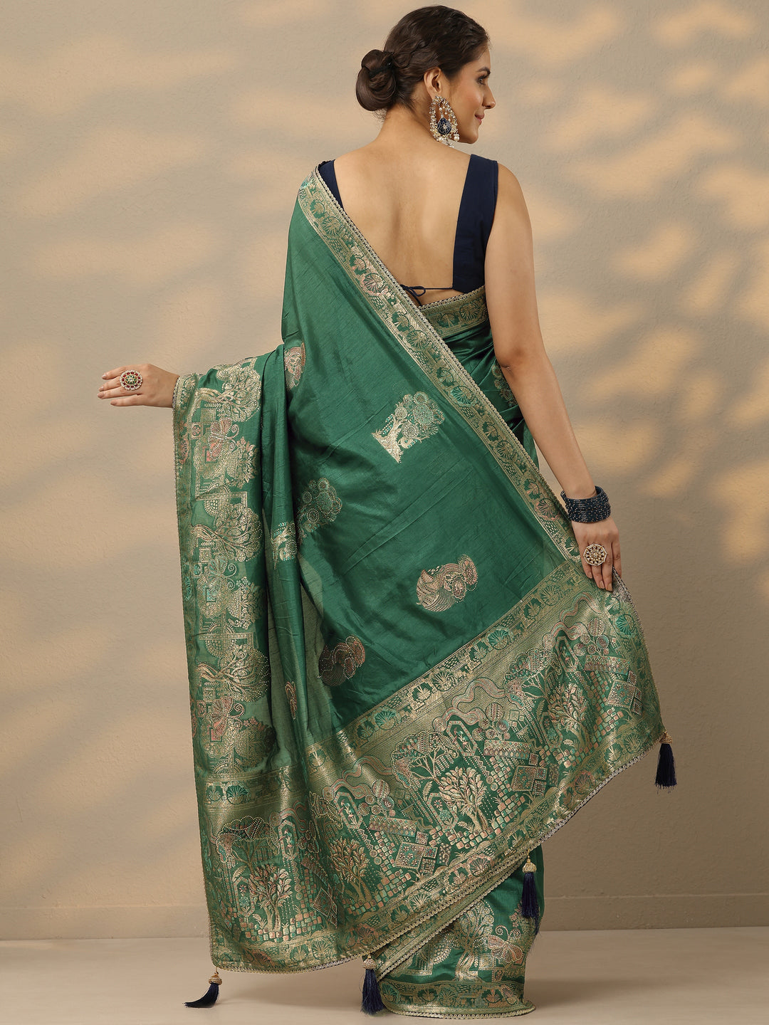 Green Embellished Baluchari Silk Blend Saree With Unstitched Blouse Piece