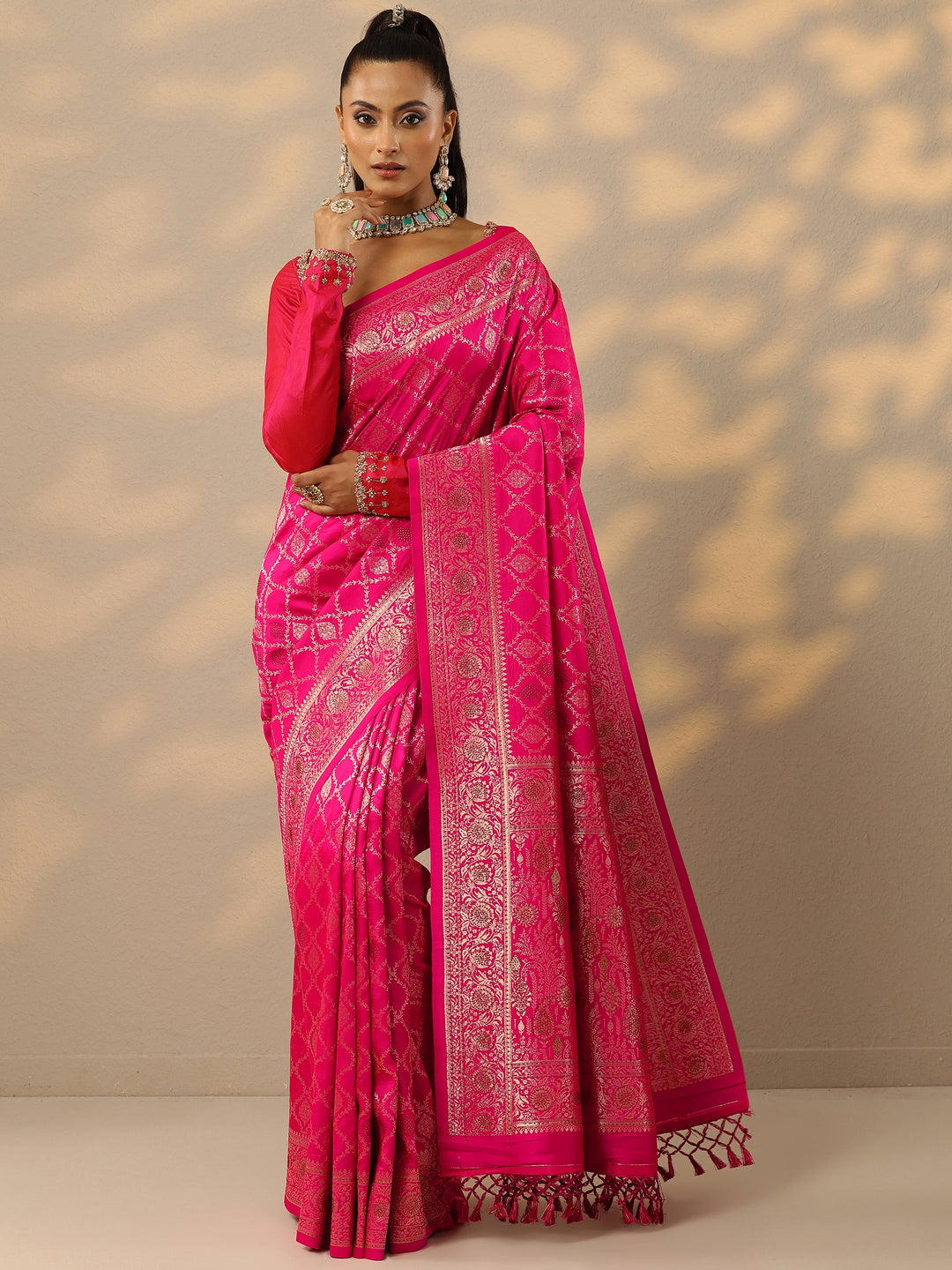 Pink Embellished Banarasi Silk Blend Saree With Unstitched Blouse Piece