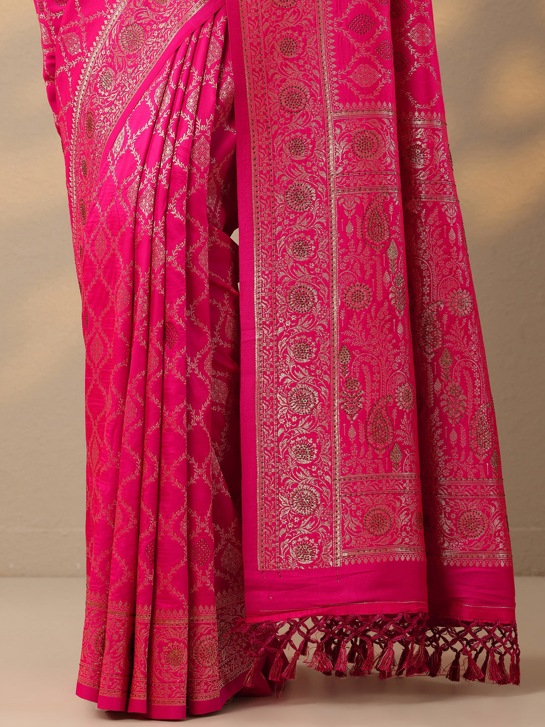 Pink Embellished Banarasi Silk Blend Saree With Unstitched Blouse Piece