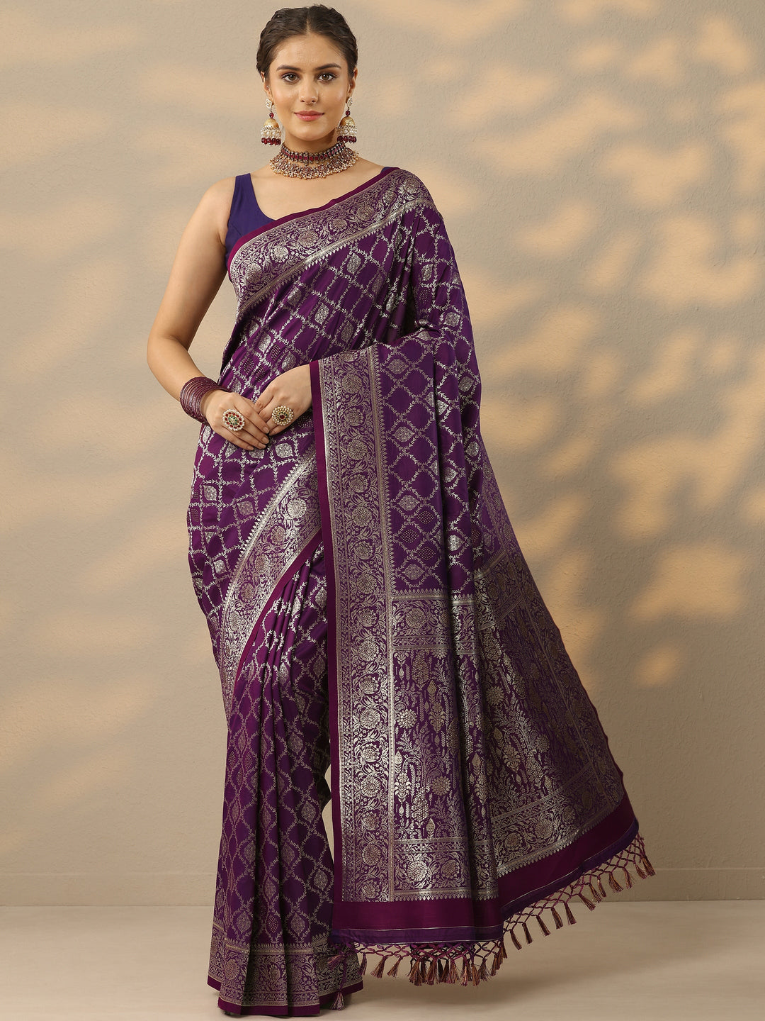 Purple Embellished Banarasi Silk Blend Saree With Unstitched Blouse Piece