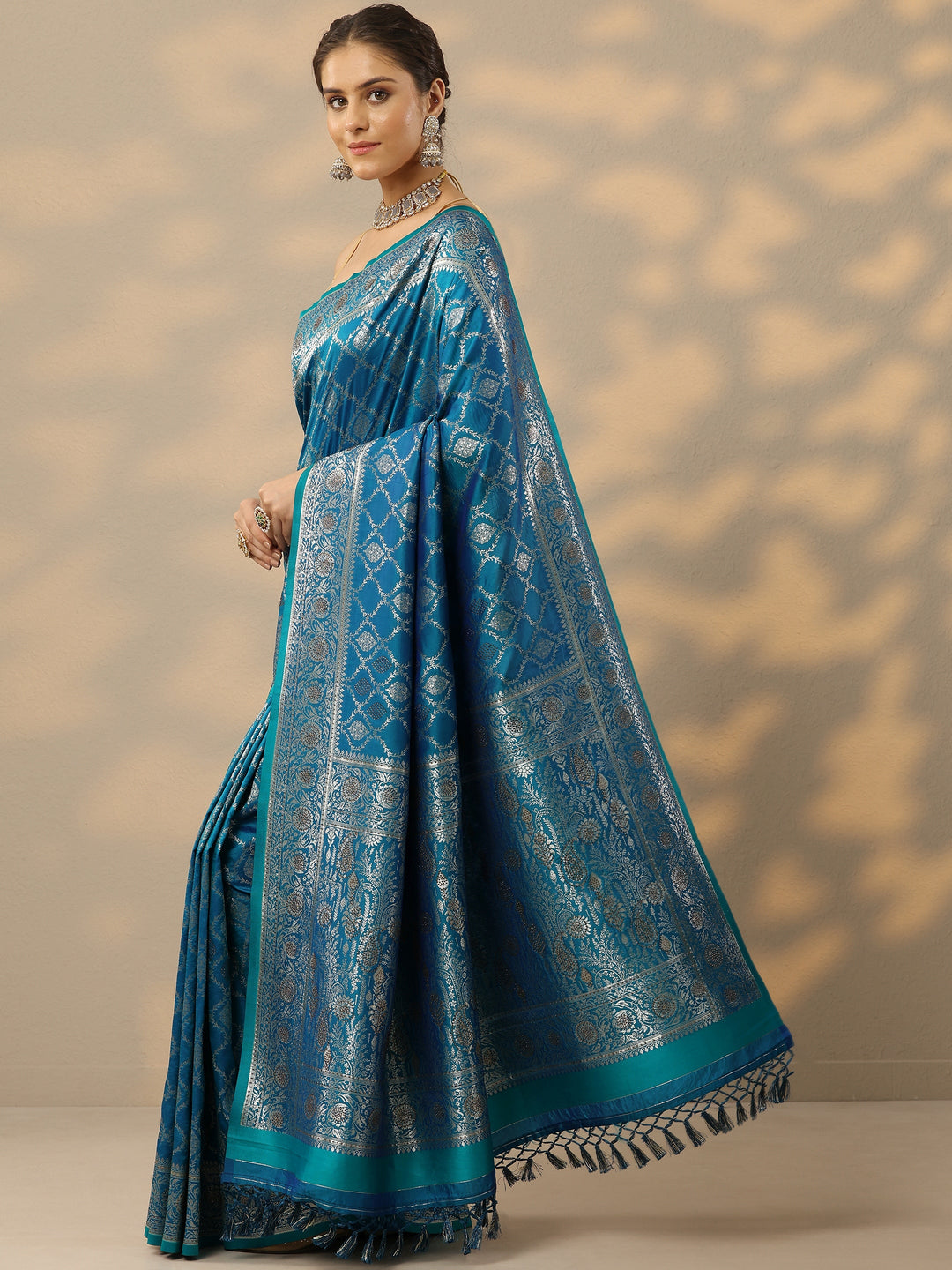 Blue Embellished Banarasi Silk Blend Saree With Unstitched Blouse Piece