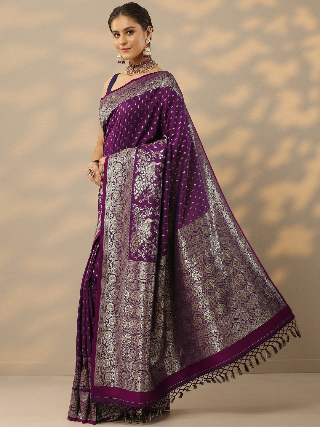 Purple Embellished Banarasi Silk Blend Saree With Unstitched Blouse Piece