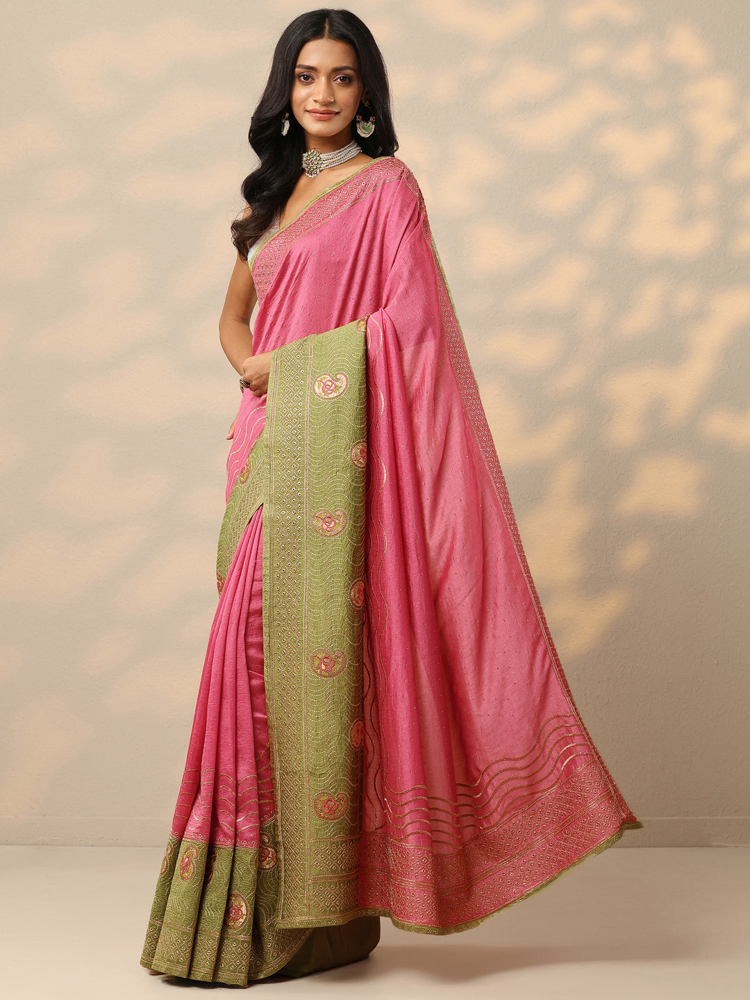 Pink Embellished Silk Blend Saree With Unstitched Blouse Piece