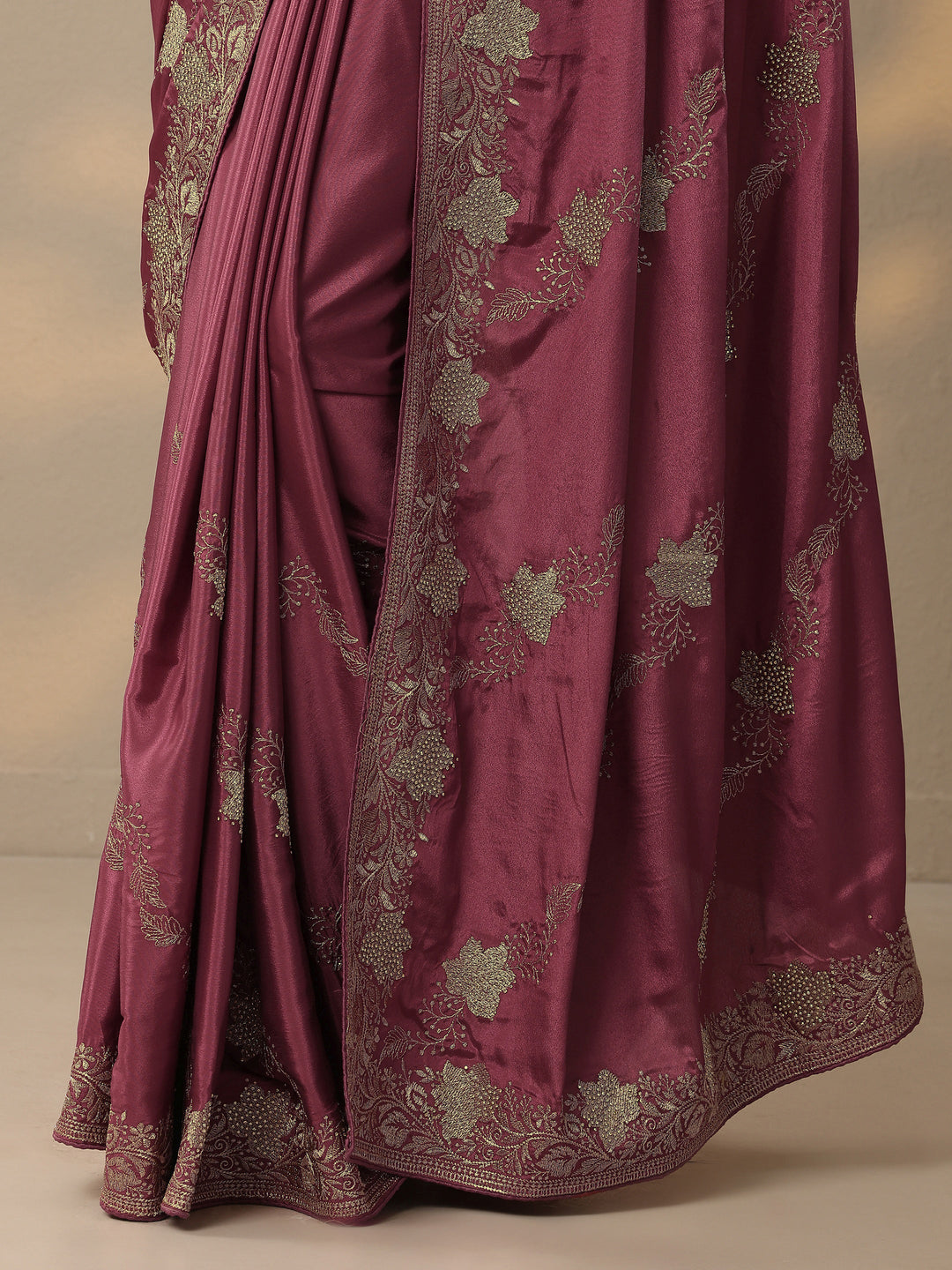 Pink Embroidered Silk Blend Saree With Unstitched Blouse Piece