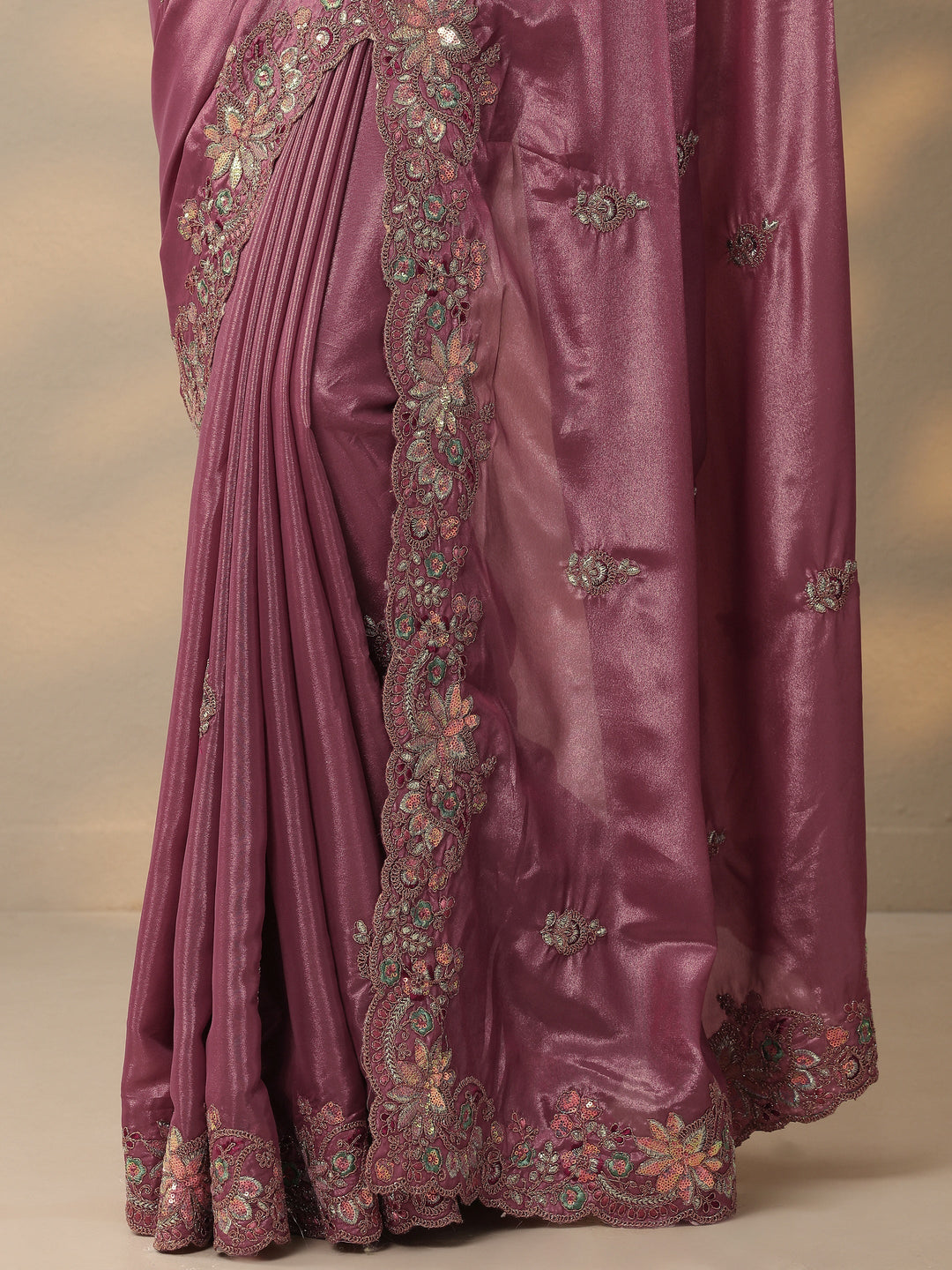 Mauve Embroidered Silk Blend Saree With Unstitched Blouse Piece