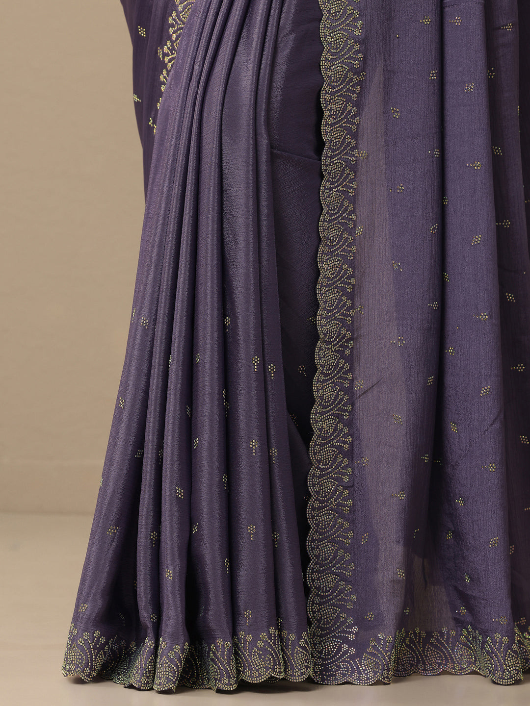 Lavender Embellished Silk Blend Saree With Unstitched Blouse Piece