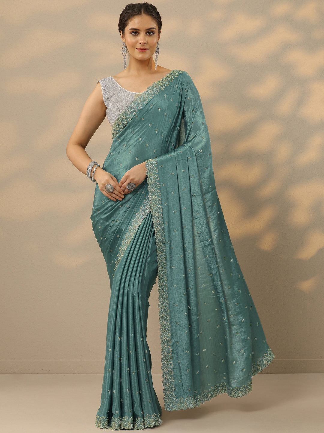 Blue Embellished Silk Blend Saree With Unstitched Blouse Piece