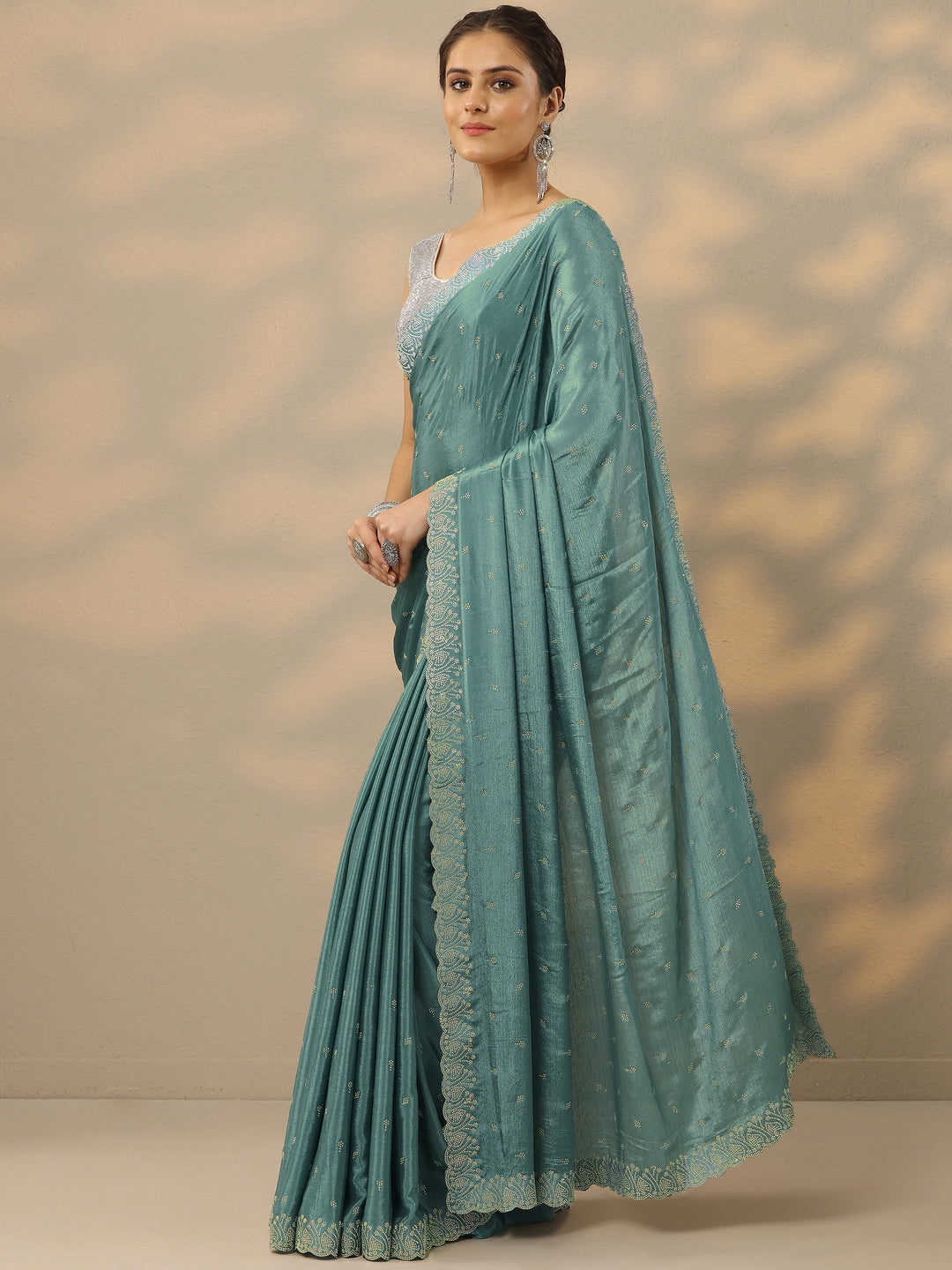 Blue Embellished Silk Blend Saree With Unstitched Blouse Piece