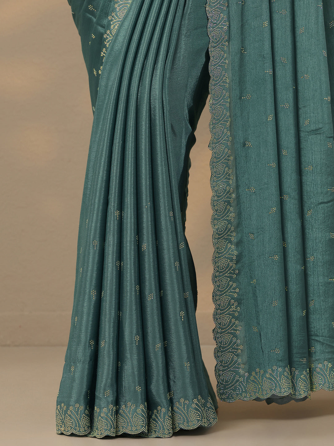 Blue Embellished Silk Blend Saree With Unstitched Blouse Piece