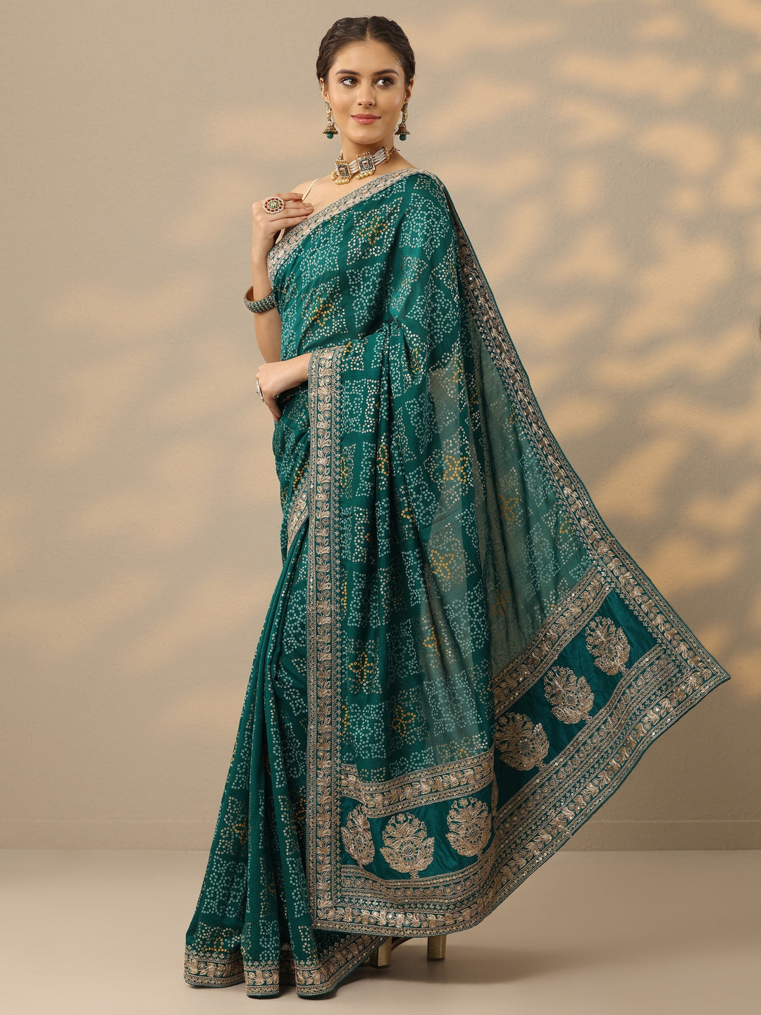 Green Bandhani  Printed Silk Blend Saree With Unstitched Blouse Piece