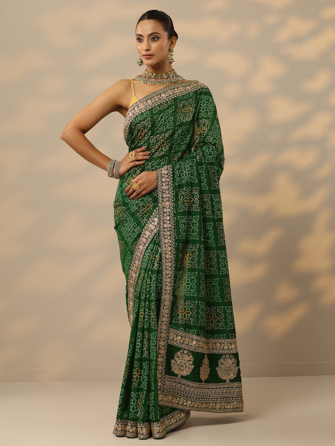 Green Bandhani  Printed Silk Blend Saree With Unstitched Blouse Piece