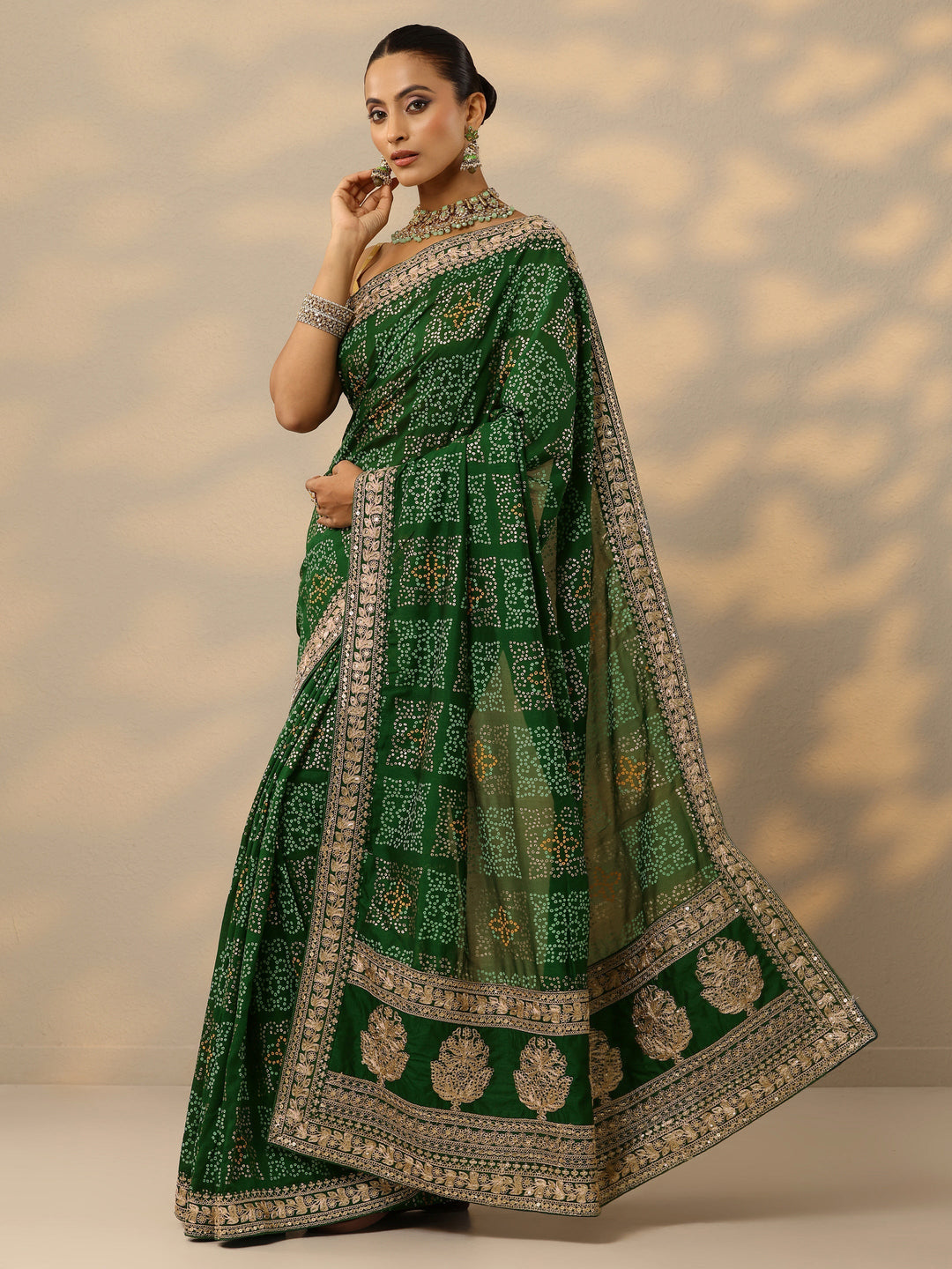 Green Bandhani  Printed Silk Blend Saree With Unstitched Blouse Piece