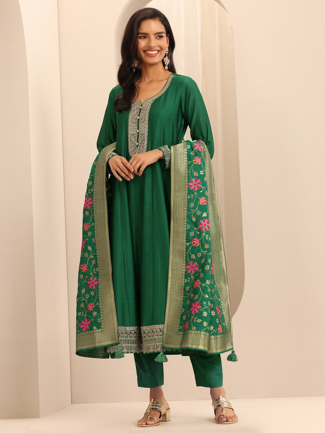 Green Embroidered Silk Blend Anarkali Suit Set With Dupatta