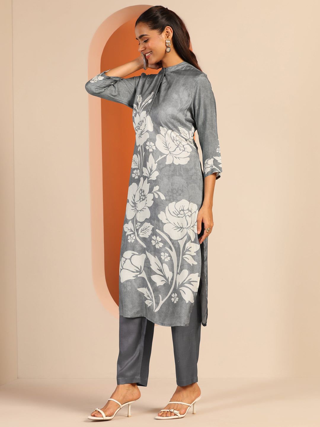 Grey Printed Muslin Straight Suit Set With Dupatta