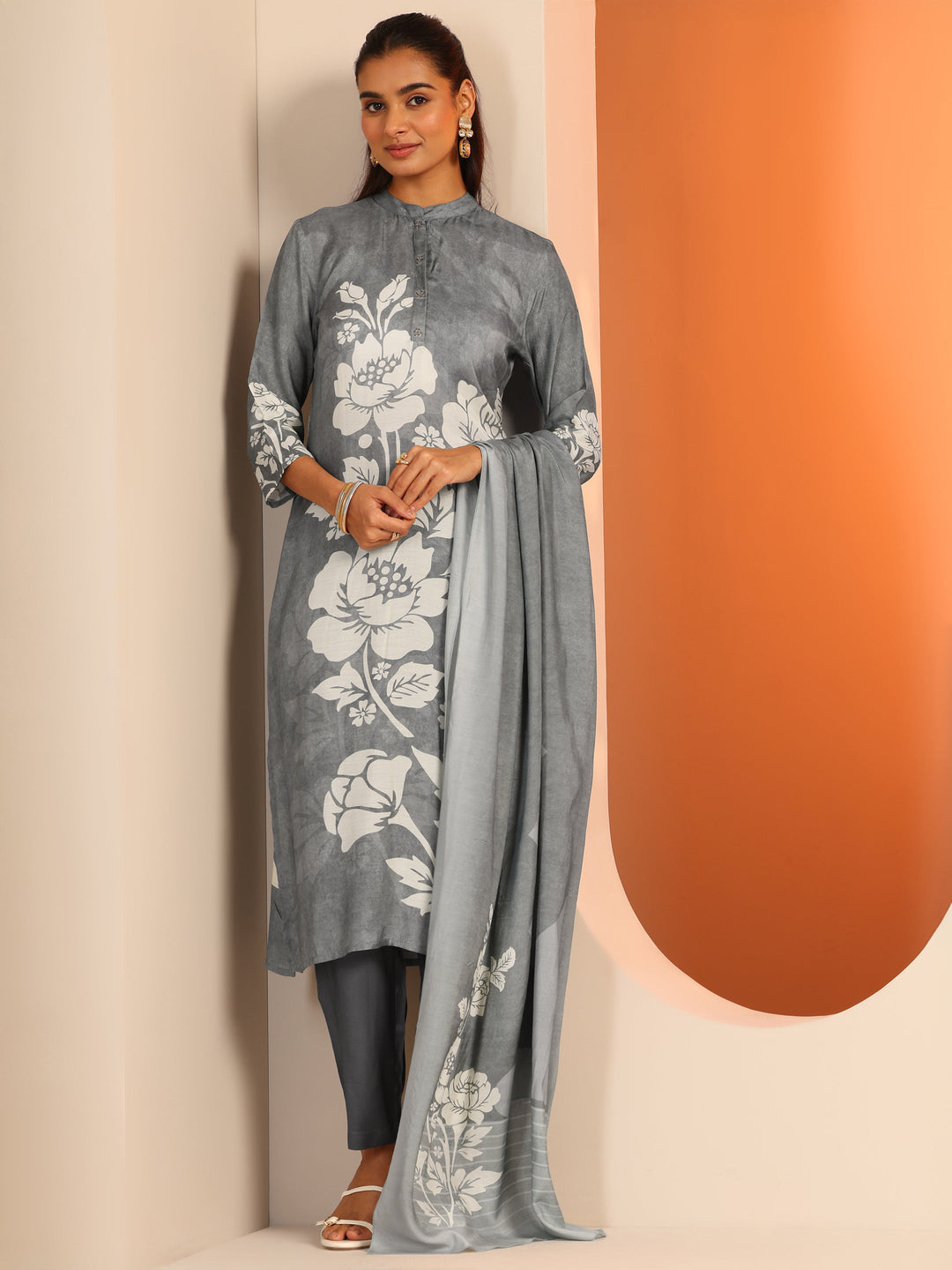 Grey Printed Muslin Straight Suit Set With Dupatta