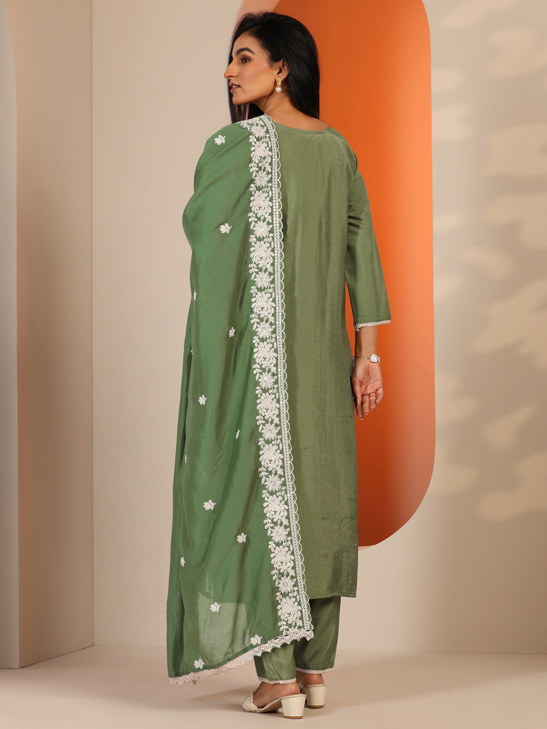 Green Embroidered Silk Blend Straight Suit Set With Dupatta
