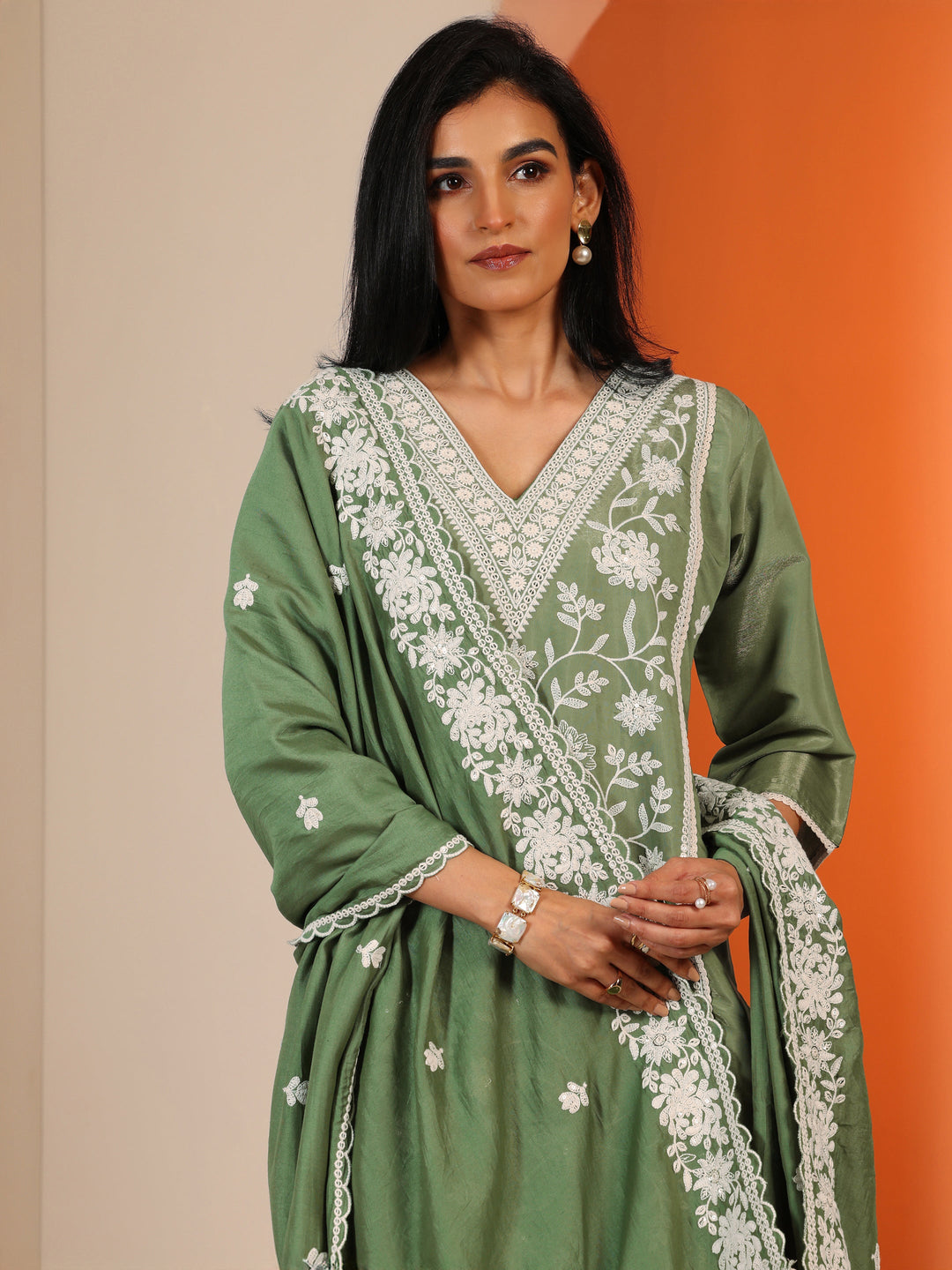 Green Embroidered Silk Blend Straight Suit Set With Dupatta
