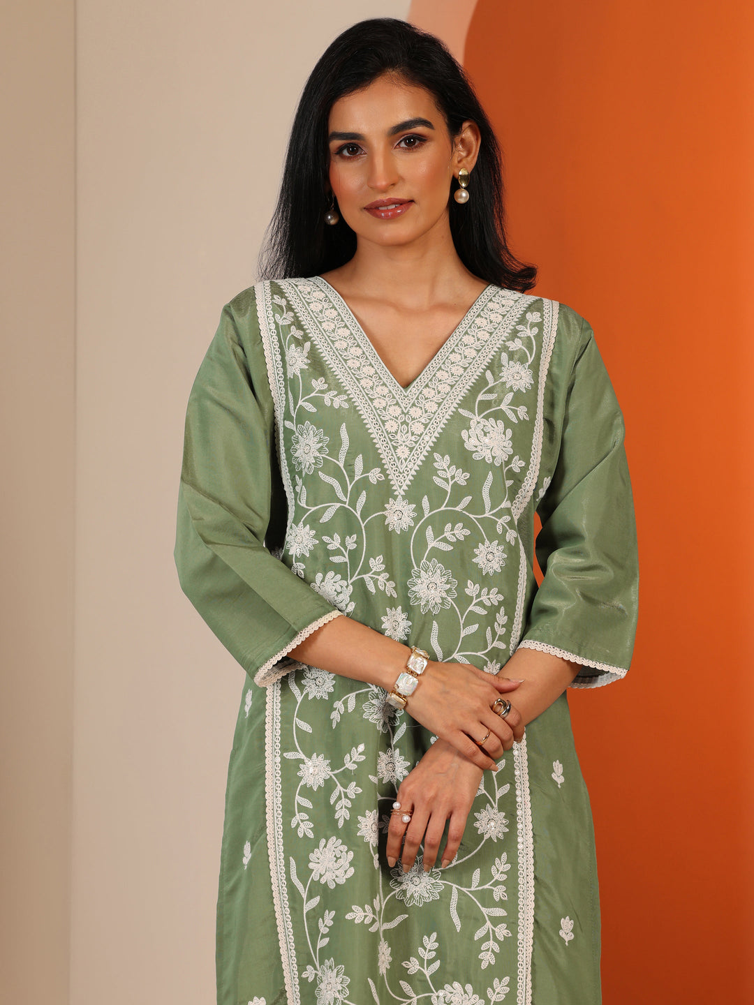 Green Embroidered Silk Blend Straight Suit Set With Dupatta