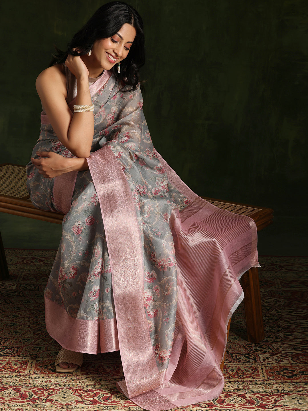 Grey Printed Silk Blend Saree With Unstitched Blouse Piece