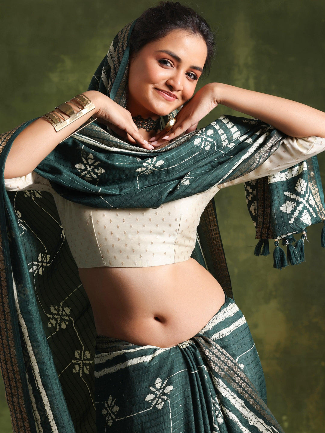 Green Printed Silk Blend Saree With Unstitched Blouse Piece - Libas
