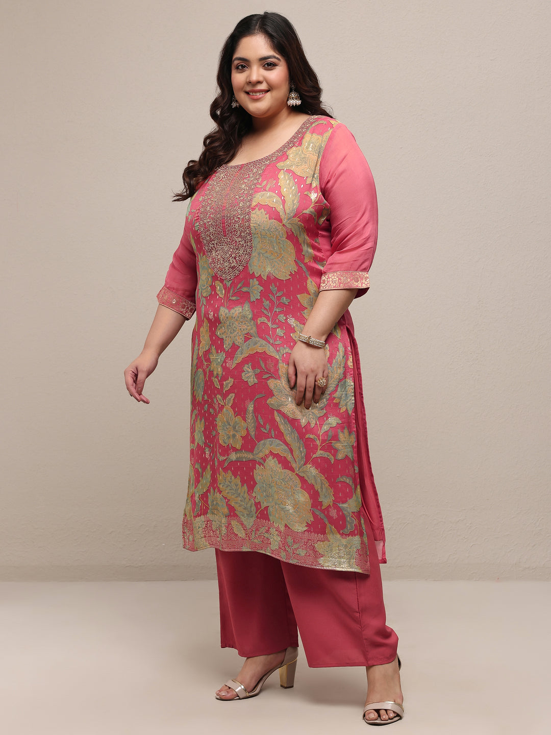Plus Size Peach Printed Silk Blend Straight Suit Set With Dupatta