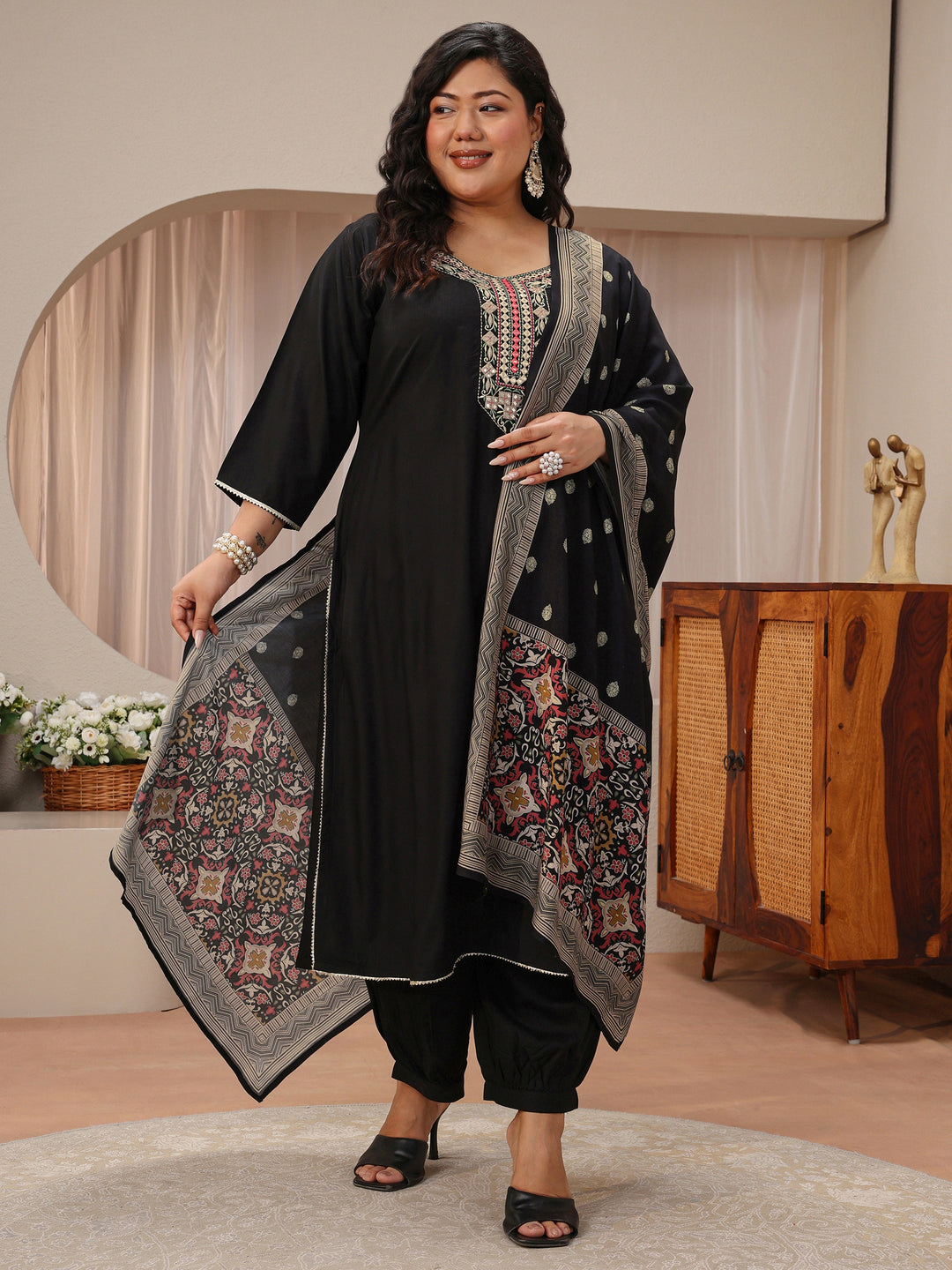 Plus Size Black Yoke Embroidered Silk Blend Straight Suit Set