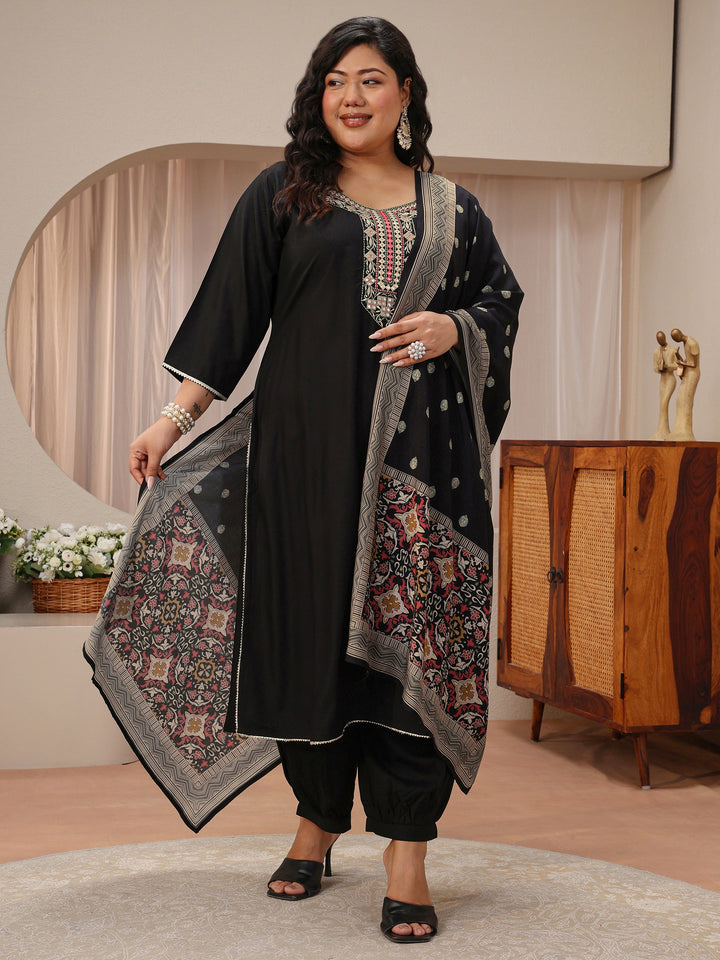 Plus Size Black Yoke Embroidered Silk Blend Straight Suit Set