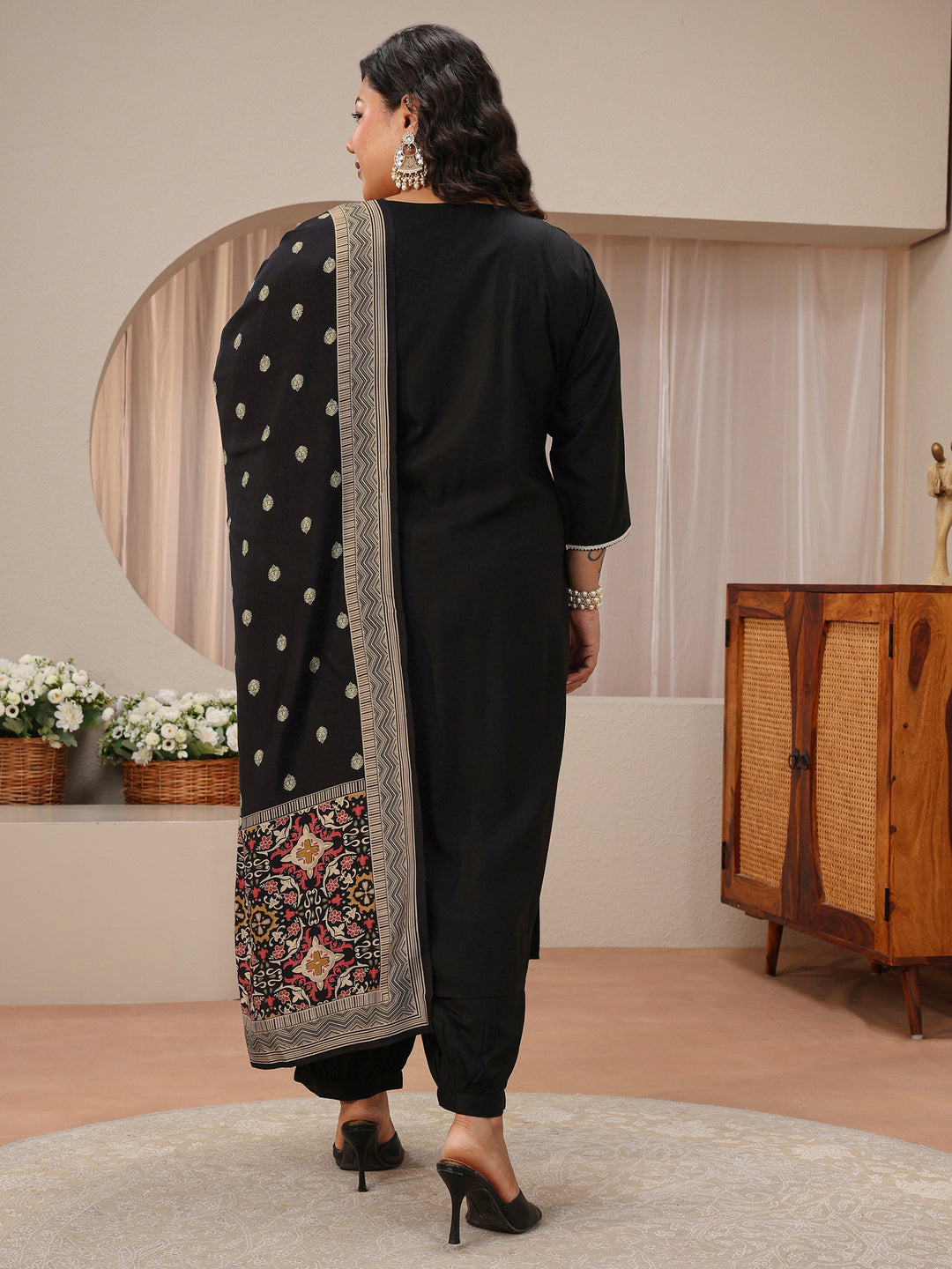 Plus Size Black Yoke Embroidered Silk Blend Straight Suit Set