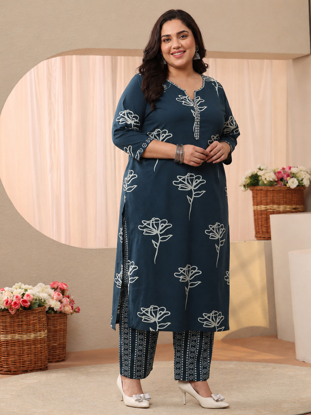 Plus Size Blue Floral Printed Cotton Straight Suit Set