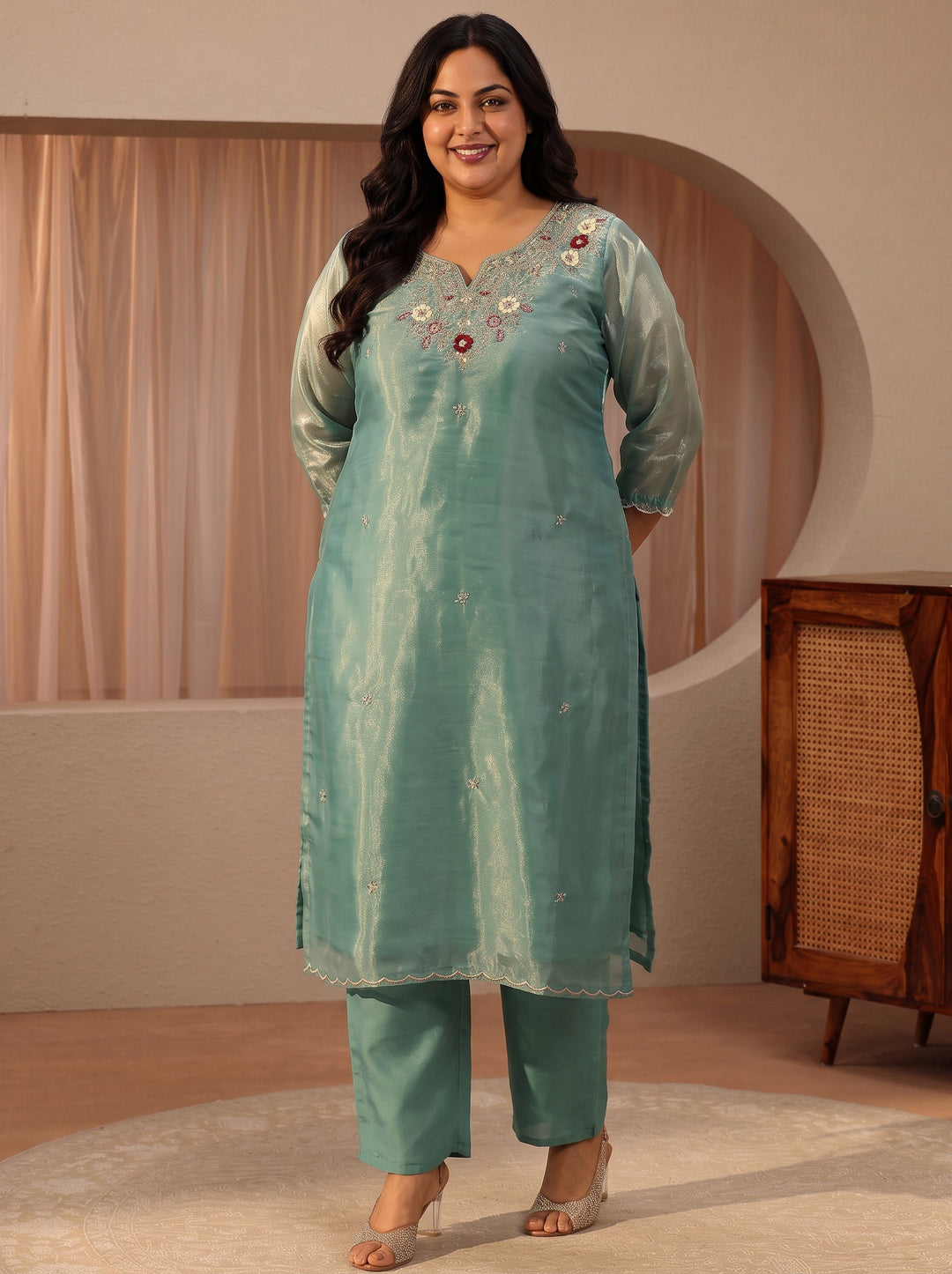 Plus Size Blue Floral Embroidered Tissue Straight Suit Set