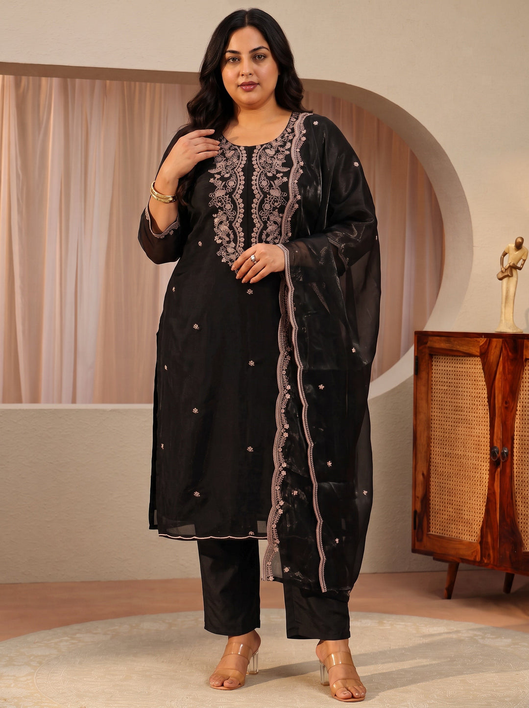 Plus Size Black Floral Embroidered Tissue Straight Suit Set