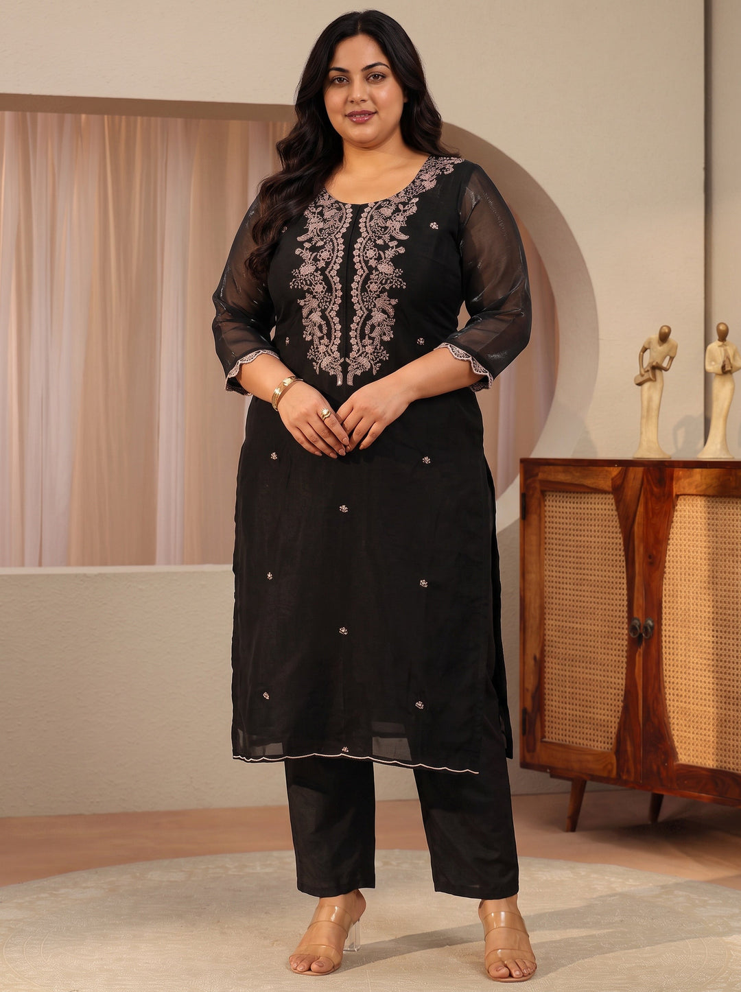 Plus Size Black Floral Embroidered Tissue Straight Suit Set