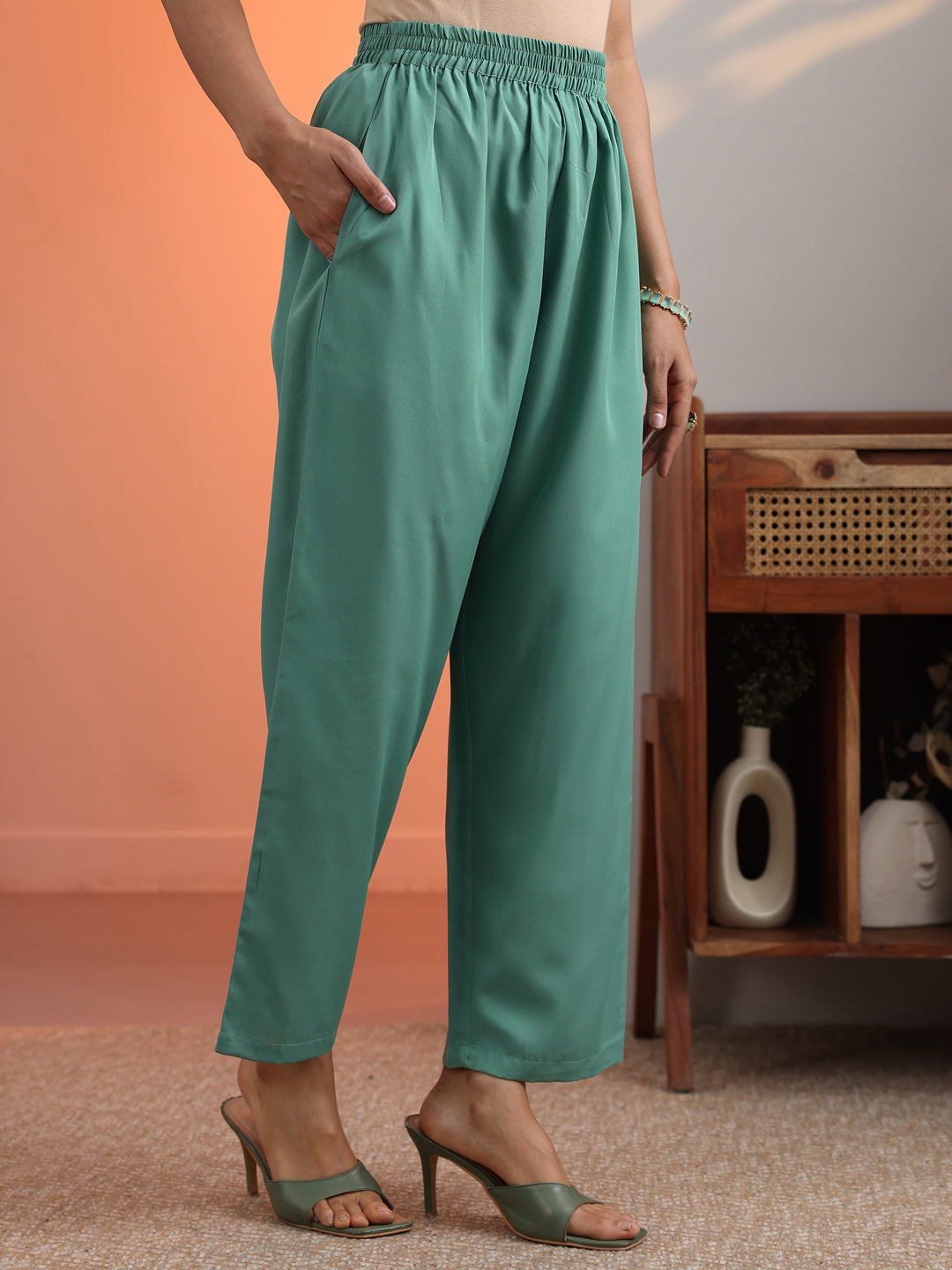 Green Woven Design Silk Blend Straight Suit Set With Dupatta