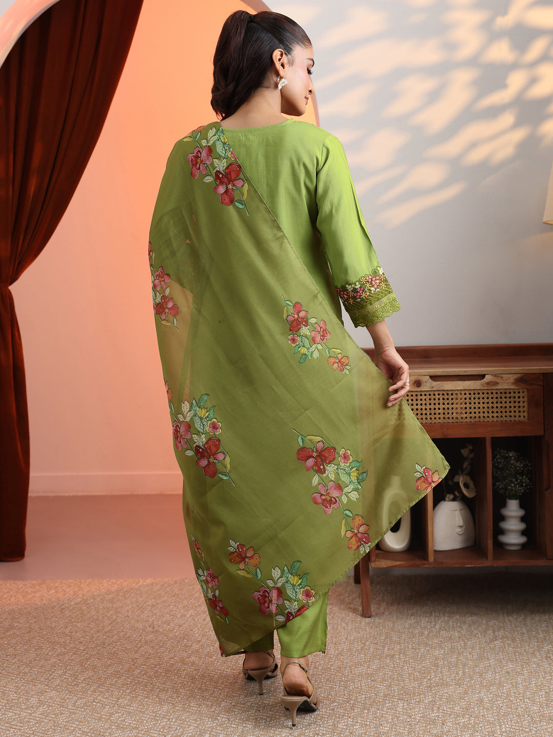 Green Embroidered Silk Blend Straight Suit Set With Dupatta