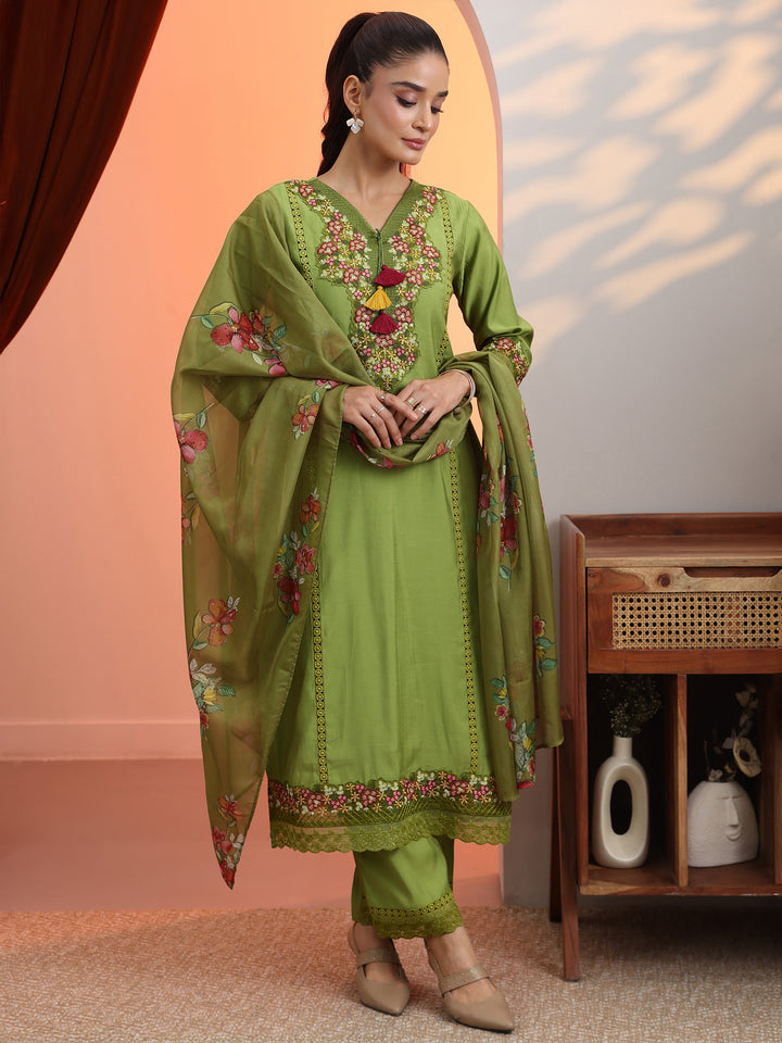 Green Embroidered Silk Blend Straight Suit Set With Dupatta