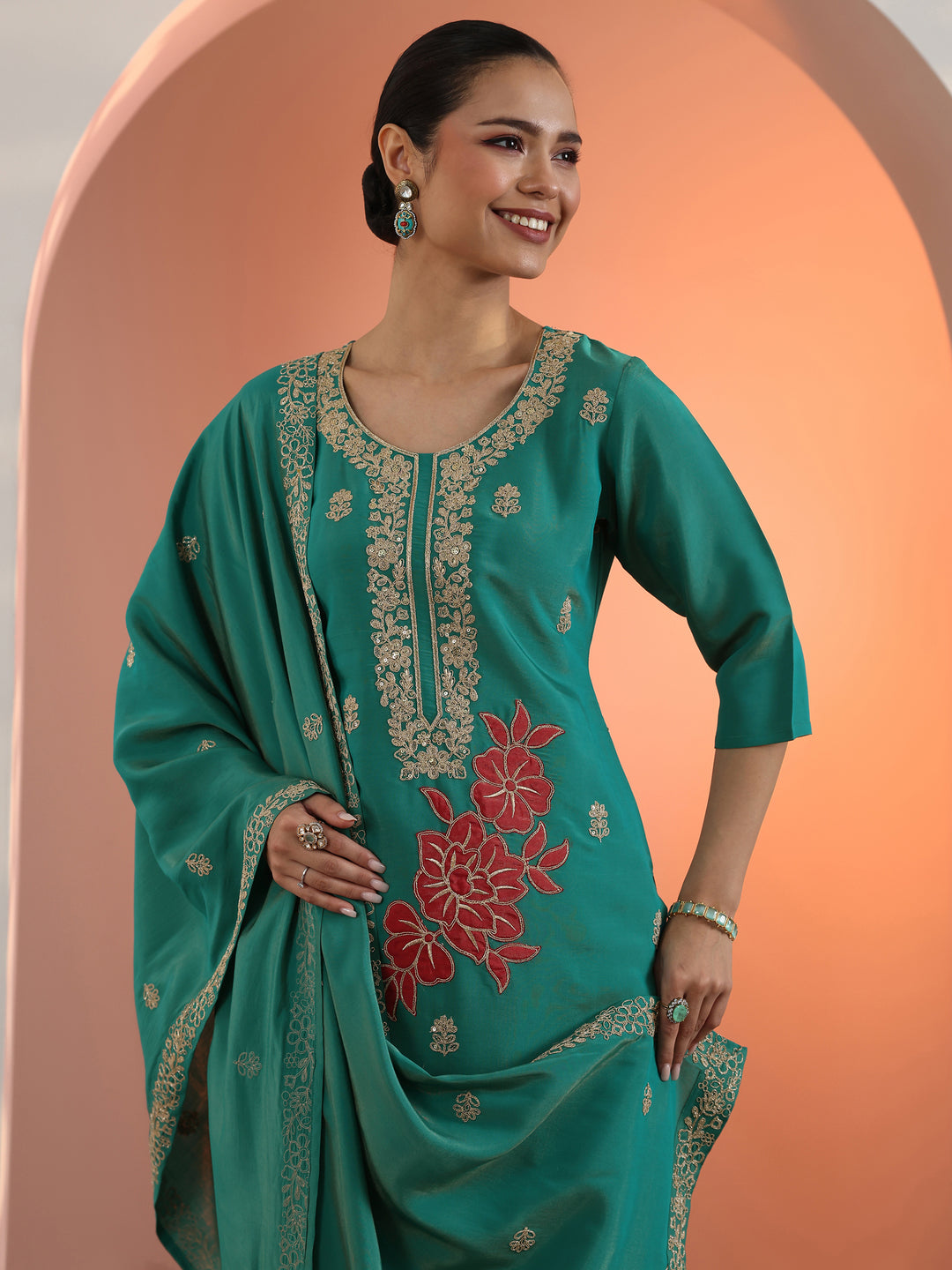 Green Embroidered Silk Blend Straight Suit Set With Dupatta