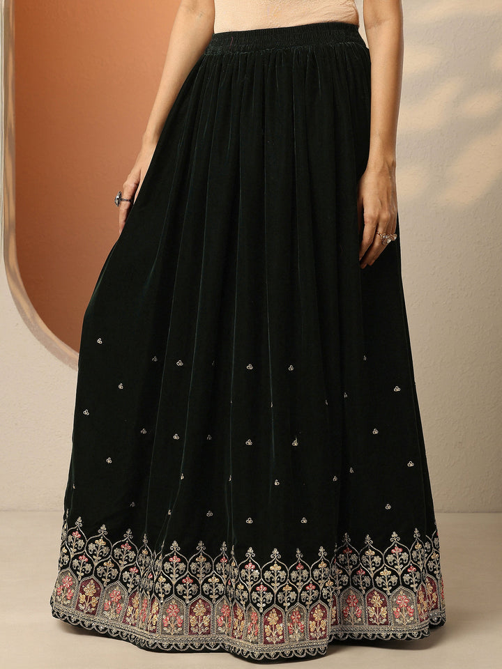 Libas Art Green Embroidered Velvet Straight Suit Set With Dupatta