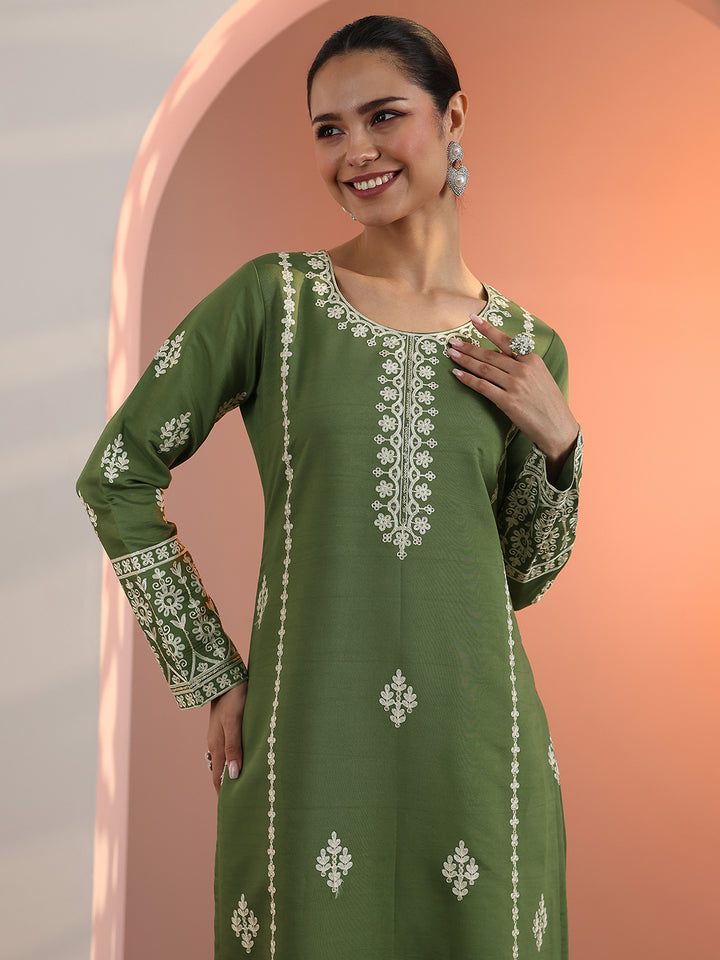 Green Embroidered Silk Blend Straight Suit Set With Dupatta