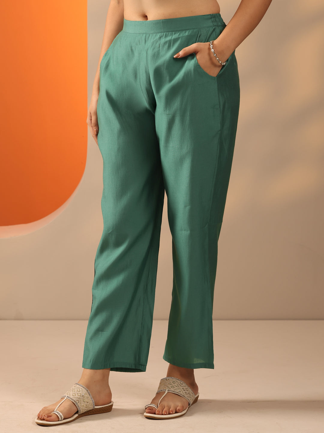 Green Embroidered Silk Blend Straight Suit Set With Dupatta