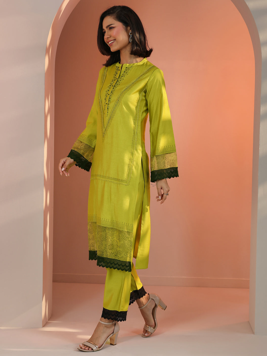 Green Embellished Silk Blend Straight Suit Set With Dupatta
