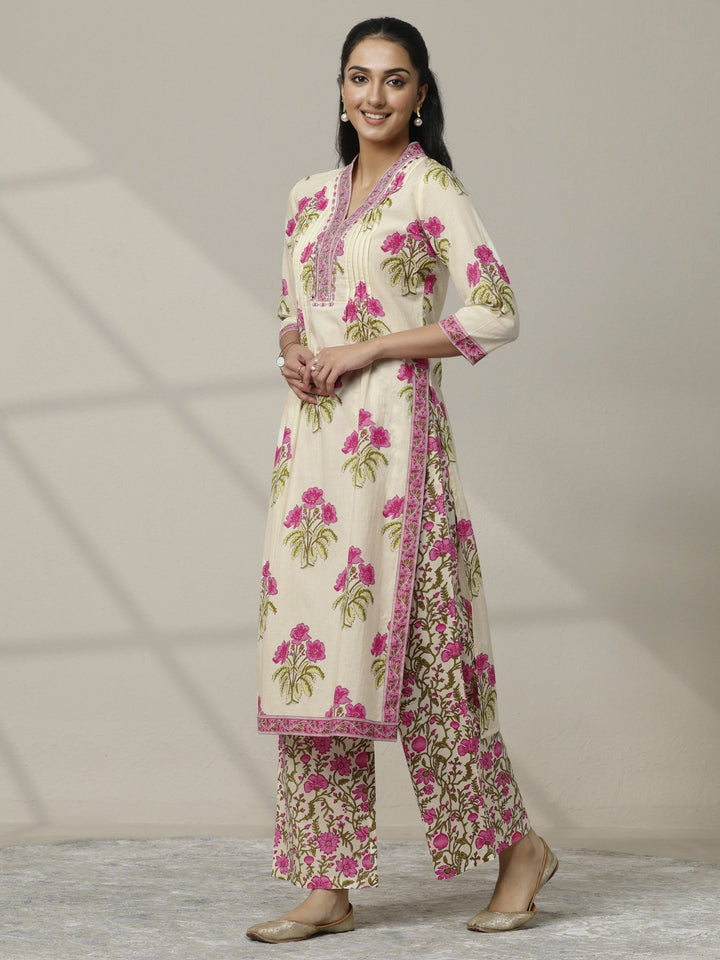 Off white Printed Cotton Straight Suit Set With Dupatta