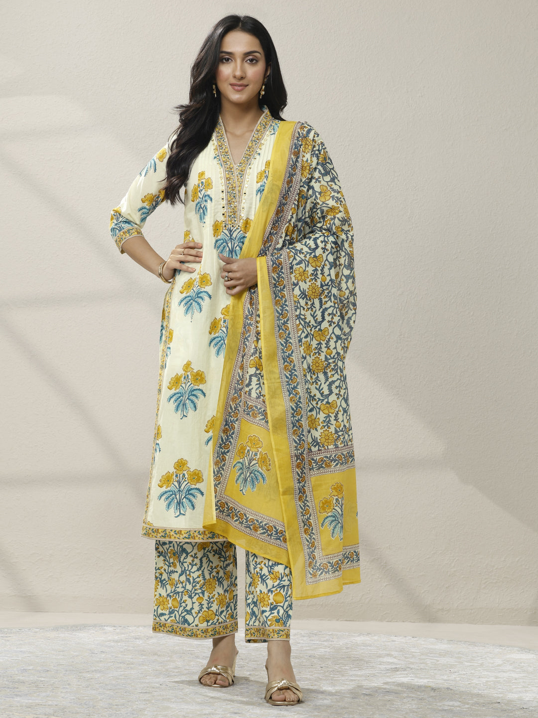 Off white Printed Cotton Straight Suit Set With Dupatta
